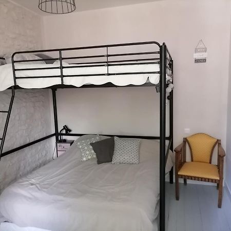 La Croix Landolle Apartment Châteaubernard Екстериор снимка